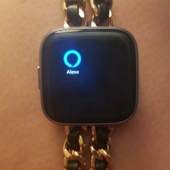 FitBit Versa 2 with charger & 2 fashion bands - Picture 11 of 11